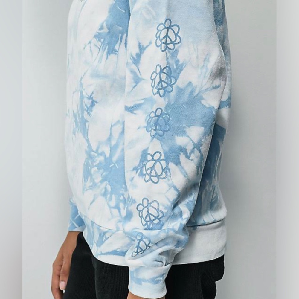 Petals and Peacocks Peace & Petals Blue Tie Dye Crewneck Sweatshirt - Picture 4 of 7